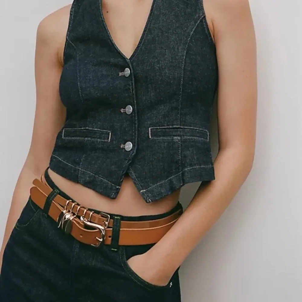 Anthropologie structured keeper belt in Honey NWT